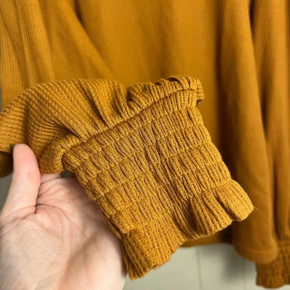 Tickled Teal Mustard Thermal puff sleeve Top, Women’s S - Picture 3 of 6